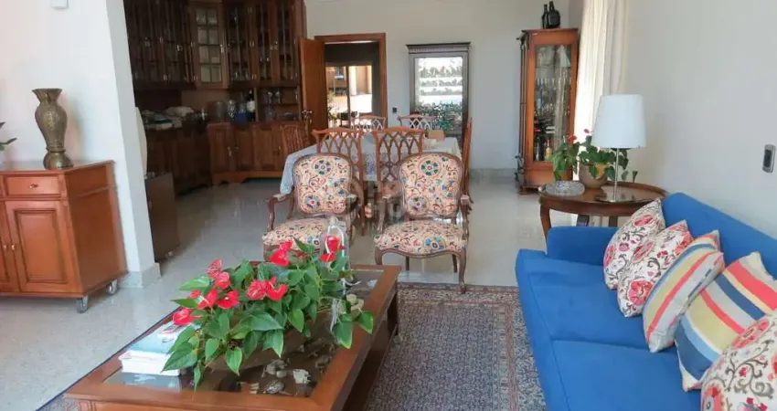 Casa à Venda no bairro Planalto Paulista 4 Suítes, 4 Vagas, 15 x 35, Junto Moema
