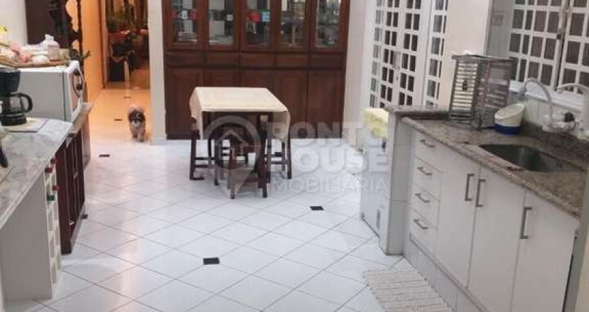 Casa à Venda Vila Guarani, 3 Dormitórios, 2 Vagas, Toda Reformada, Ótimo Local