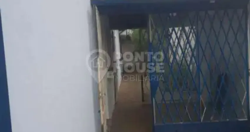 Casa Térrea, Planalto Paulista, 2 Dormitórios, 2 Banheiros, 3 Vagas, Quintal.