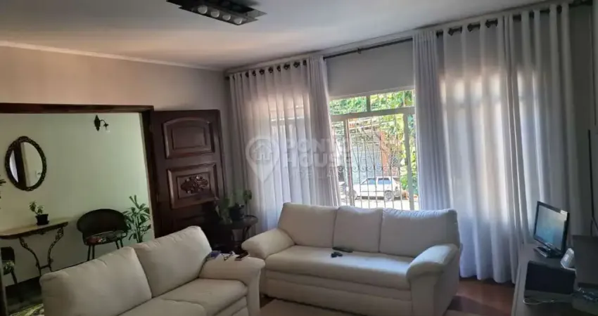Sobrado à venda no bairro Ipiranga de 3 dormitórios, 5 banheiros e 5 vagas