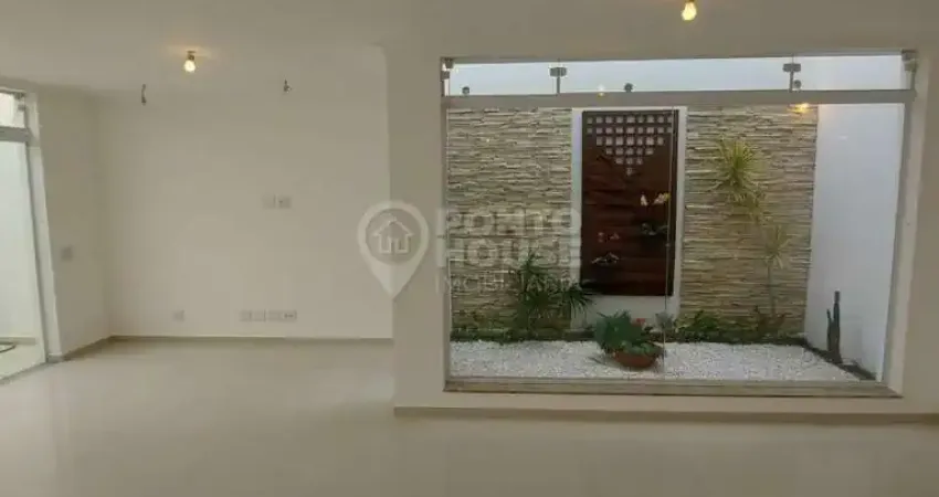 Sobrado à venda no bairro Vila Gumercindo com 240m², 3 suítes e 3 vagas de garagem
