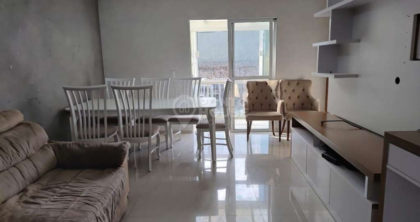Sobrado amplo para locação de 185m², 03 suítes, 4 banheiros e 2 vagas