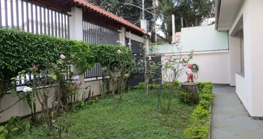 Casa à Venda no bairro Planalto Paulista 4 Suítes, 6 Vagas, Bom Quintal, 400 m²