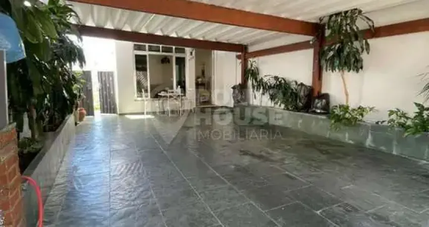 Sobrado Vila Mariana, 220m², 4 Dormitórios, 4 Banheiros, 4 Vagas, 2 Salas