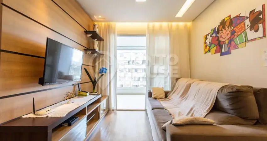 Apartamento mobiliado à venda no bairro Saúde 3 dormitórios, varanda e 2 vagas