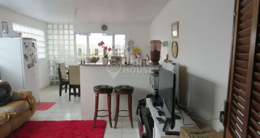 Sobrado à venda e locação no Ipiranga de 3 dormitórios, 1 suíte e 1 vaga