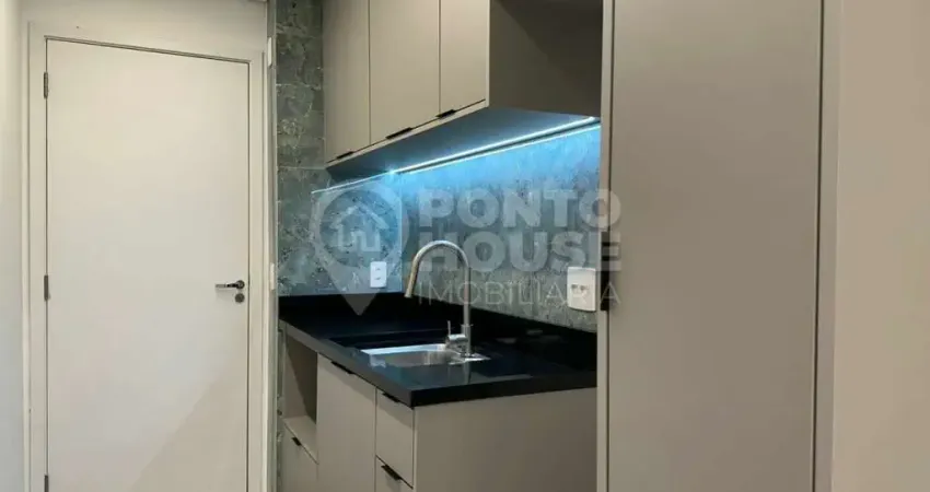 Studio de 26m², com varanda, à venda no bairro Saúde próximo ao metrô