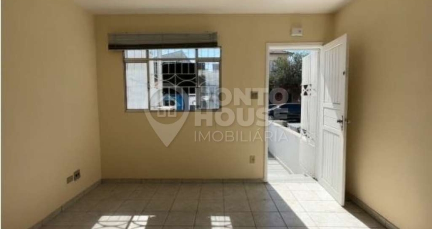Sobrado à venda no bairro Campo Belo, 2 dormitórios e 1 vaga