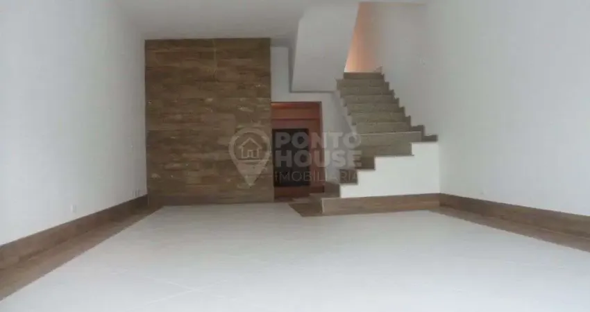 Sobrado à venda no bairro Jardim da Saúde de 3 dormitórios, 3 suites e 4 vagas