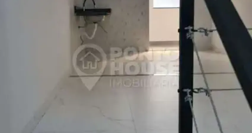 Sobrado à venda com 3 suites, 2 vagas e quintal próximo ao Metrô Praça da Árvore