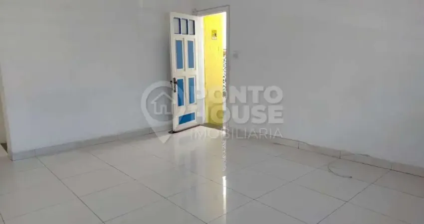 Casa térrea à venda e locação, 4 dormitórios e 2 vagas, a 300 metros do metrô