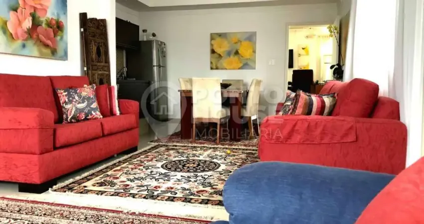 Excelente casa à venda de 375m², com 3 suítes, 3 vagas e piscina