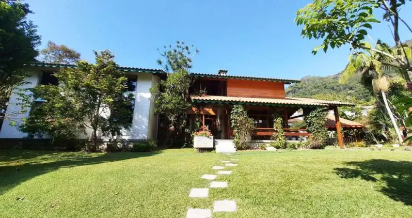 CASA COM 5 DORMITÓRIOS À VENDA, 218 M² POR R$ 1.850.000,00 - IUCAS - TERESÓPOLIS/RJ