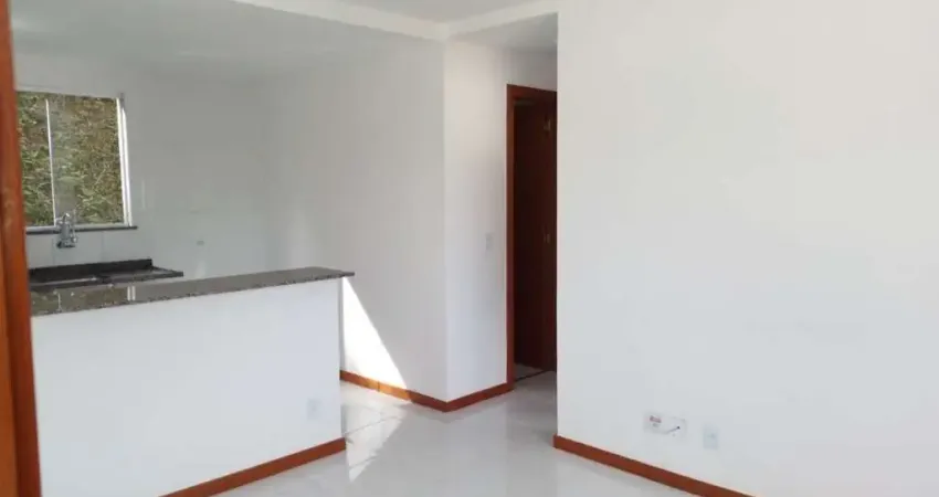 Apartamento à venda em teresópolis-rj, bairro albuquerque: 2 quartos, 1 sala, 1 banheiro, 1 vaga, 47m² de área. aproveite a natureza privilegiada!
