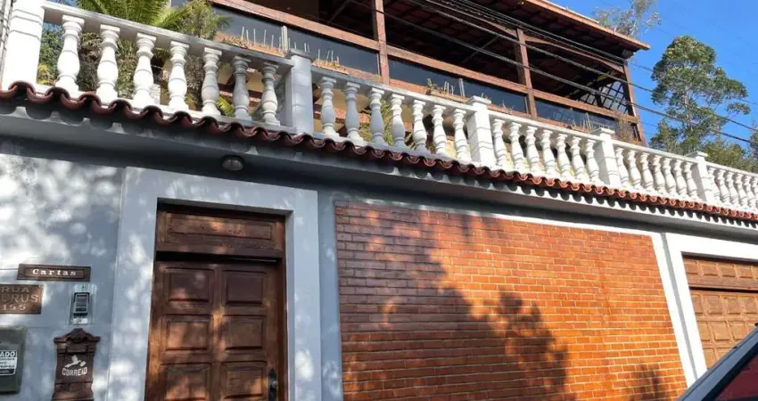 Imperdível: casa de luxo na várzea, teresópolis-rj! 3 quartos, 2 suítes, vista panorâmica e área de lazer completa! agende sua visita!