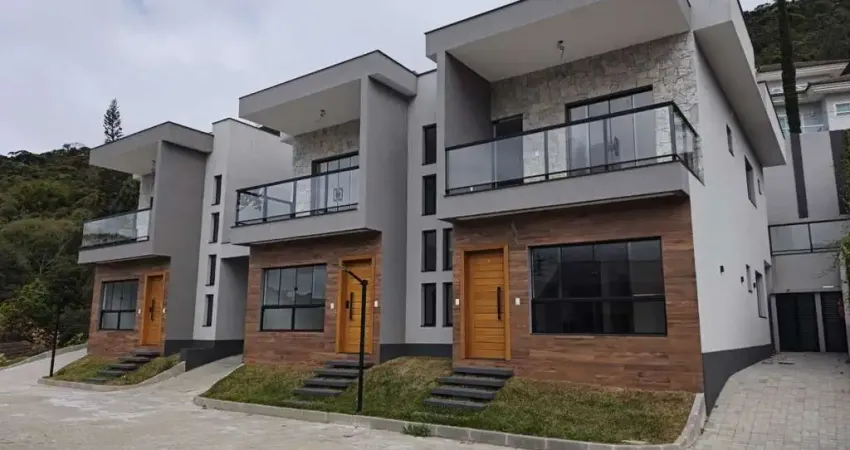 Casa à venda no golfe - teresópolis/rj: conforto, lazer e vista deslumbrante!
