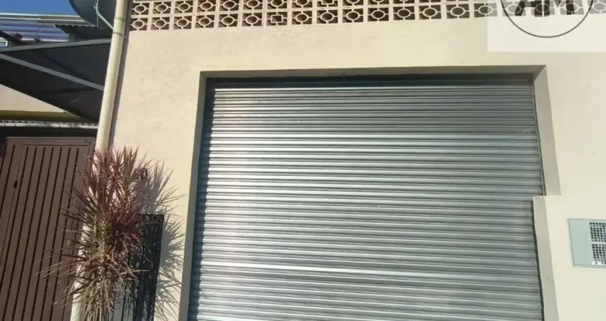 Locação de salão comercial com 30 m² em excelente localização e portão automático