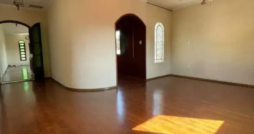 Casa para Locação em Mogi das Cruzes, Vila Lavínia, 2 dormitórios, 1 suíte, 2 banheiros, 1 vaga