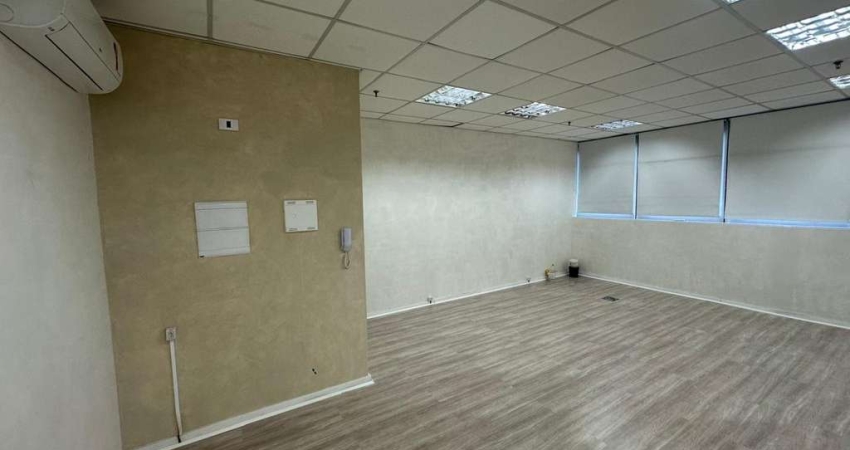 Sala Comercial para Locação em Mogi das Cruzes, Vila Mogilar, 1 banheiro, 1 vaga