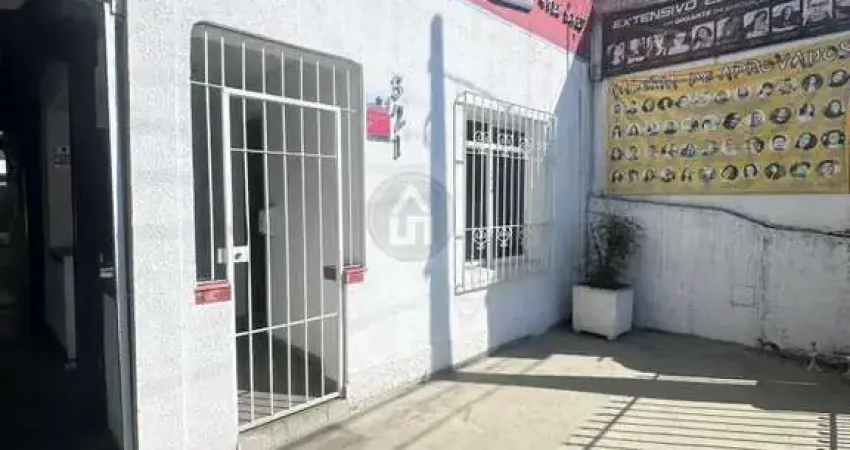 Casa para Locação em Mogi das Cruzes, Centro, 3 dormitórios, 2 banheiros, 2 vagas