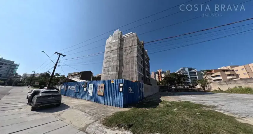 Cobertura com 3 Dormitórios, 1 Suite, 2 Vagas em Caiobá
