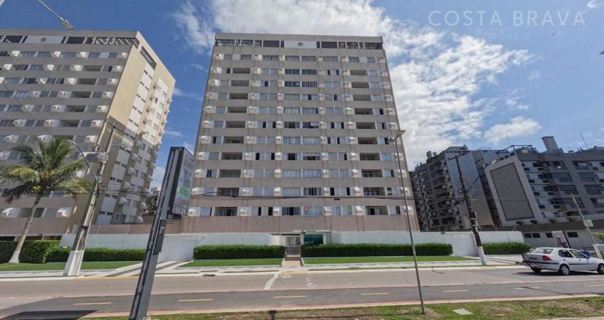 Amplo apartamento de frente para o mar
