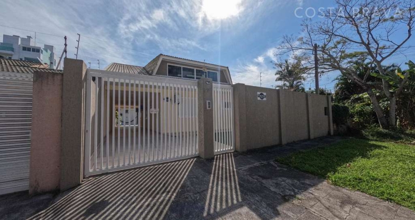 Ampla casa de alto padrão em região nobre de Caiobá