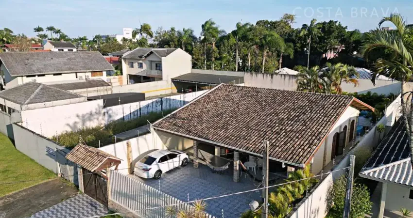 Casa com 4 quartos à venda na Rua José Bigarela, 531, Caiobá, Matinhos