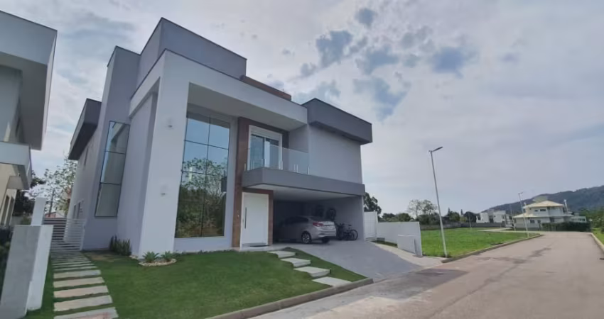 Casa à Venda em Condomínio Fechado – Cachoeira do Bom Jesus, Florianópolis/SC