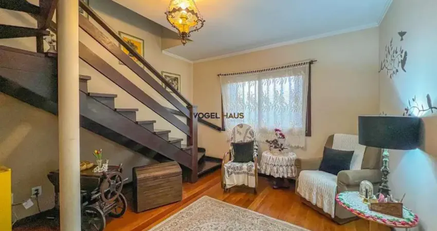 Casa aconchegante com 2 suítes e 1 dormitório térreo. Bairro Moinhos de Vento - Canoas.