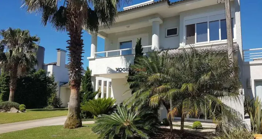 CASA DE LUXO – COND. FECHADO CONDADO DE CAPÃO .Capão da Canoa – Casa Pronta para Morar - 6 Dormitórios, sendo 5 suítes. Área Social com 5 Ambientes