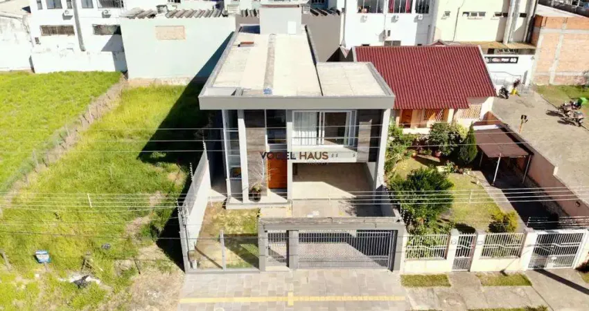 Sobrado de alto padrão, de 3 dormitórios sendo 1 suíte, 2 vagas cobertas