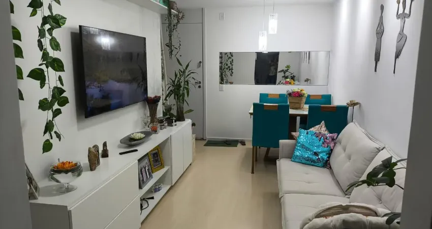 PORTEIRA FECHADA | 2 Quartos + Vaga | Condomínio com Piscina | Curicica