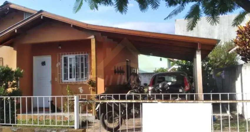 Casa para Venda em Florianópolis, São João do Rio Vermelho, 2 dormitórios, 1 banheiro, 2 vagas