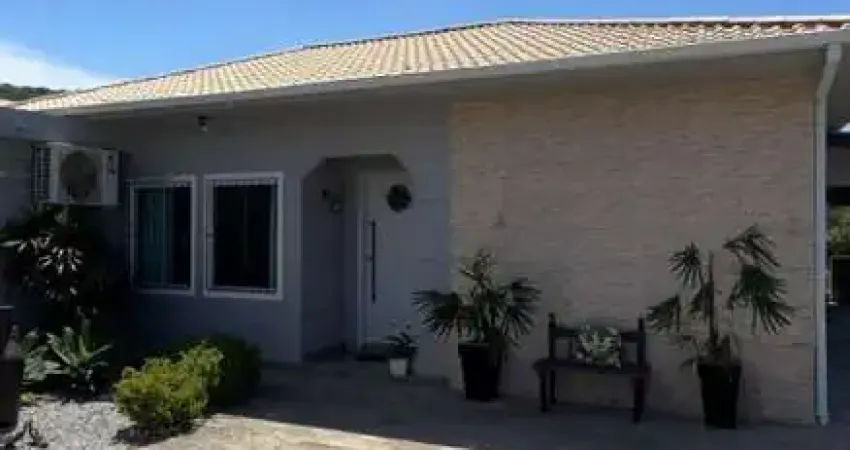 Casa para temporada em florianópolis, ingleses do rio vermelho, 2 dormitórios, 2 suítes, 3 banheiros, 3 vagas