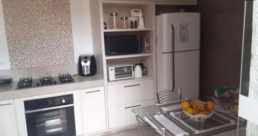 Lindo sobrado com 3 dormitórios, localizado no jardim santo onofre/sjc