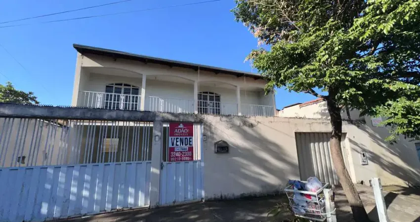 Sobrado no Setor Campinas Sobrado com 6 Quarto(s) e 3 banheiro(s) à Venda, 294.1 por R$ 690.000 no setor Setor Campinas AD7444