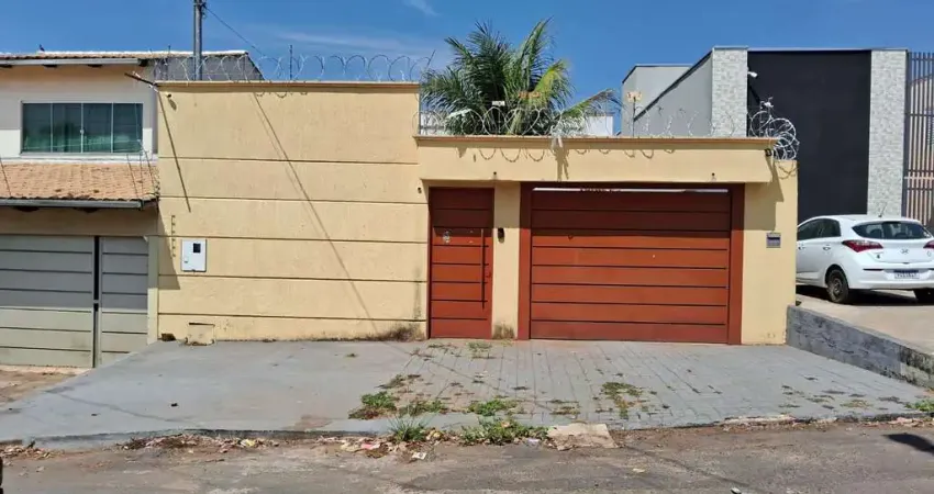 SOBRADO LICARDINO NEY Sobrado com 3 Quarto(s) e 2 banheiro(s) à Venda, 320 por R$ 800.000 no setor Residencial Licardino Ney AD14982