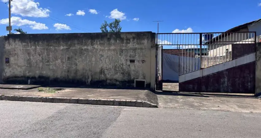 Casa Residencial Casa de Rua com 3 Quarto(s) e 1 banheiro(s) à Venda, 360 por R$ 220.000 no setor Jardim Itaipu AD20701