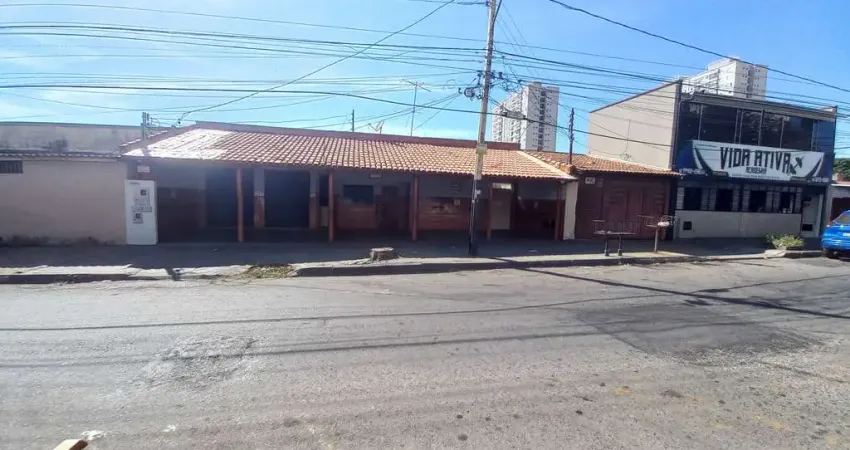Casa Residencial e Comercial Casa de Rua com 3 Quarto(s) e 1 banheiro(s) à Venda, 400 por R$ 650.000 no setor Vila Jaragua ST22603