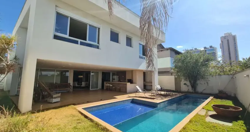 Alphaville Araguaia sobrado cond. fechado Casa em Condomínio com 5 Quarto(s) e 1 banheiro(s) à Venda, 526 por R$ 4.200.000 no setor Alphaville Araguaia TA23463
