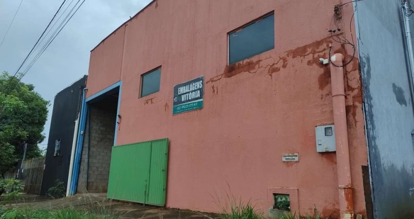 Galpão Galpão / Depósito à Venda, 360 por R$ 550.000 no setor Jardim Petropolis AD24640