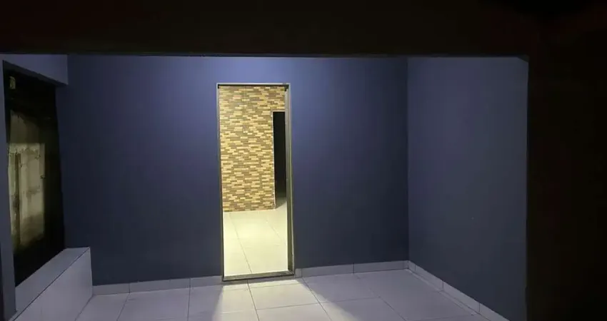 Linda Casa em Trindade-GO, 3Q Casa de Rua com 3 Quarto(s) e 2 banheiro(s) à Venda, 360 por R$ 480.000 no setor Vila João Braz TA25173
