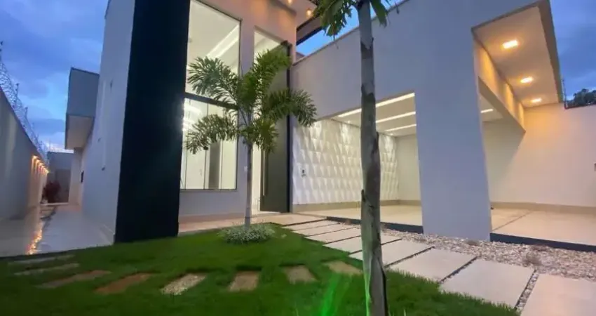 TRINDADE - Casa Padrão - Setor Cristina II Expansão Casa de Rua com 3 Quarto(s) e 3 banheiro(s) à Venda, 177 por R$ 880.000 no setor Setor Cristina II Expansão VN25684