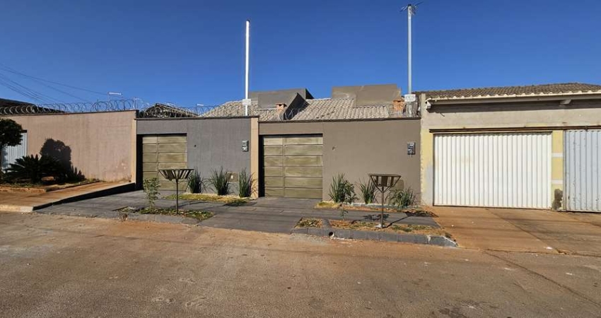 Casa em Senador Canedo Casa de Rua com 3 Quarto(s) e 1 banheiro(s) à Venda, 125 por R$ 295.000 no setor Residencial Prado AD26869