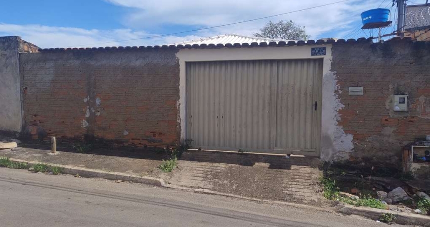 Residência Casa de Rua com 3 Quarto(s) e 1 banheiro(s) à Venda, 160 por R$ 145.000 no setor Jardim Tiradentes AD27085