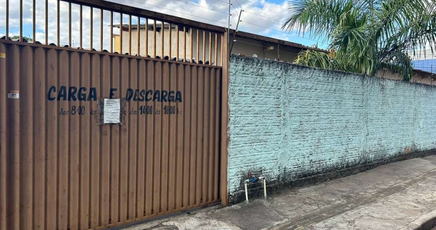 CASA / COMERCIAL  Casa de Rua com 5 Quarto(s) e 3 banheiro(s) à Venda, 141.02 por R$ 460.000 no setor Setor Campinas AD21678