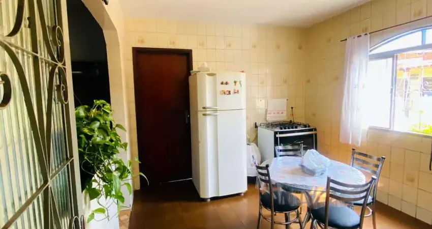 IMÓVEL COM PONTO COMERCIAL - BALNEÁRIO M. PONTE Casa de Rua com 4 Quarto(s) e 4 banheiro(s) à Venda, 360 por R$ 1.100.000 no setor Jardim Balneário Meia Ponte VN27163