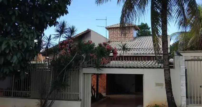 Casa à venda Parque Industrial 3 Quartos  Casa de Rua com 3 Quarto(s) e 4 banheiro(s) à Venda, 255.86 por R$ 700.000 no setor Parque Industrial de Goiania VN27794
