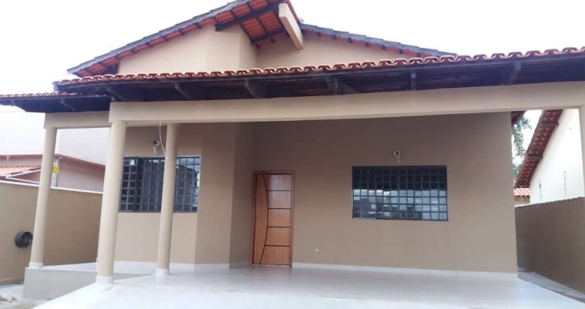 CASA DE RUA Casa de Rua com 3 Quarto(s) e 2 banheiro(s) à Venda, 150 por R$ 550.000 no setor Estância Itanhangá AD27602